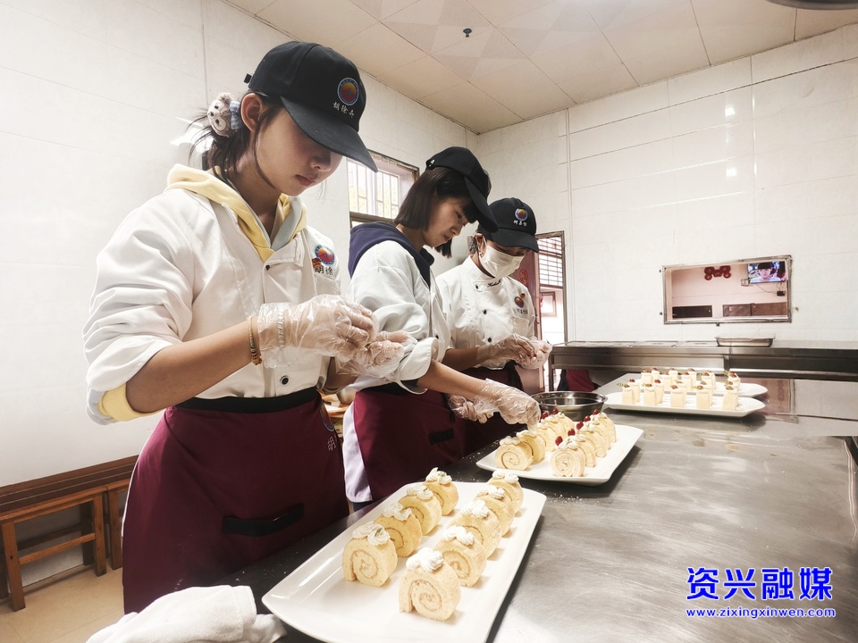 资兴：美食为媒 情暖重阳