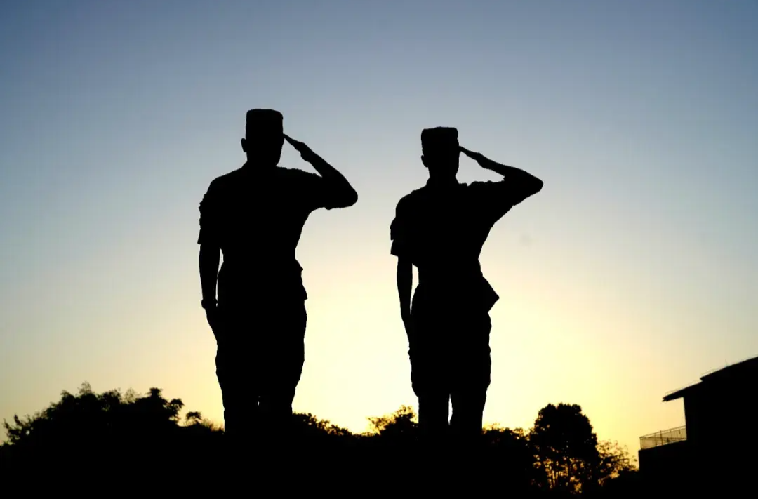 2026年军队文职人员公开招考公告发布，9类人不能报考