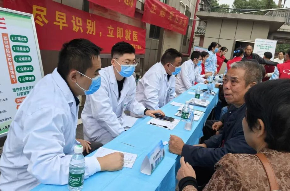 家医“五进”暖民心！蒸湘区呆鹰岭中心卫生院打通基层健康服务“最后一公里”
