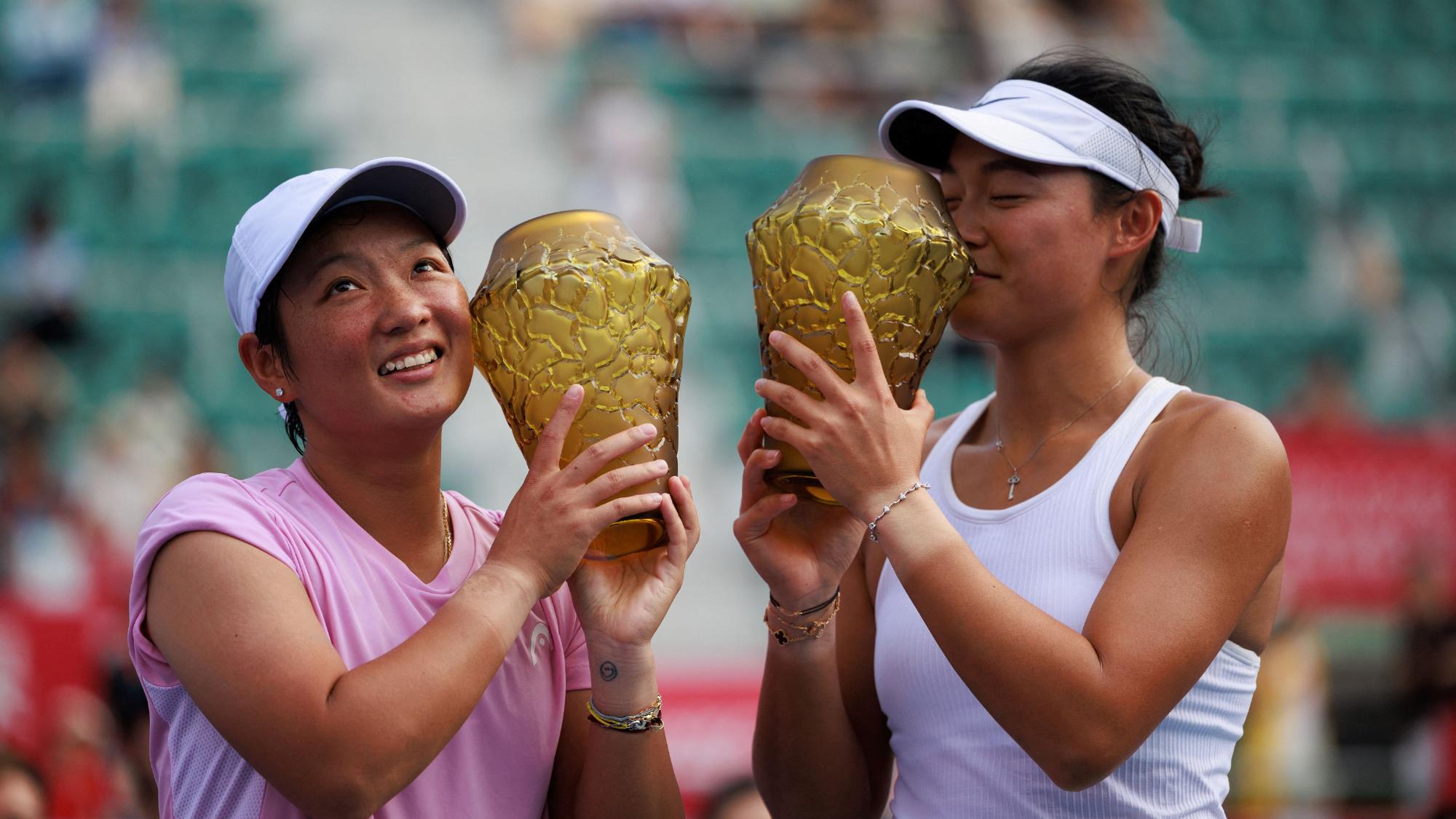 完胜对手！蒋欣玗/王雅繁WTA250香港站双打夺冠