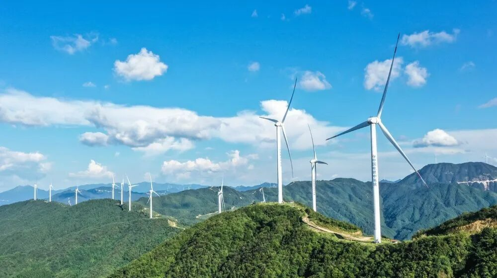 无需滤镜！闯入湖南高山之巅，解锁风车云海摄影奇境