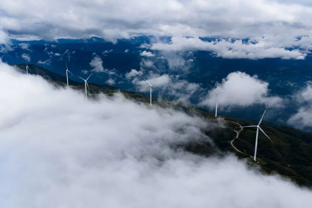 无需滤镜！闯入湖南高山之巅，解锁风车云海摄影奇境