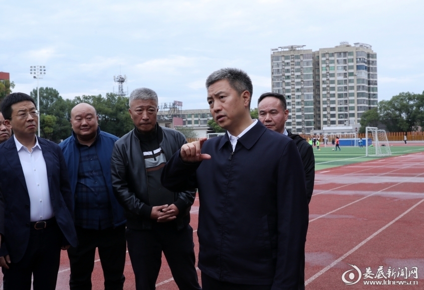 曾超群在娄星区暗访安全生产工作