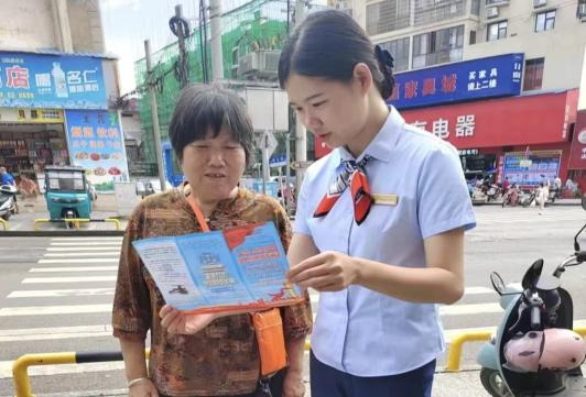 情暖敬老月  宁远农商银行在行动