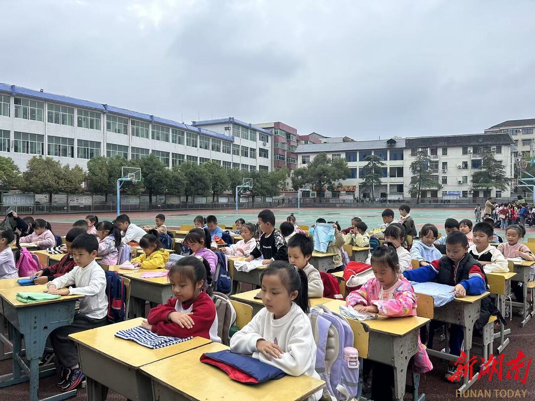 洪江市安江二完小开展班级常规竞赛