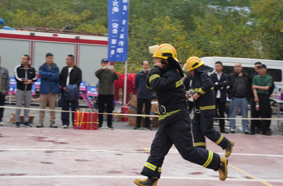 跨界逆袭夺冠！石鼓区人民路小学教师代表队问鼎衡阳市消防技能比武