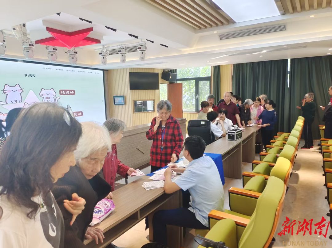 “现在看东西清楚多了！” 南县的这一义诊行动让退役老兵“眼前一亮”