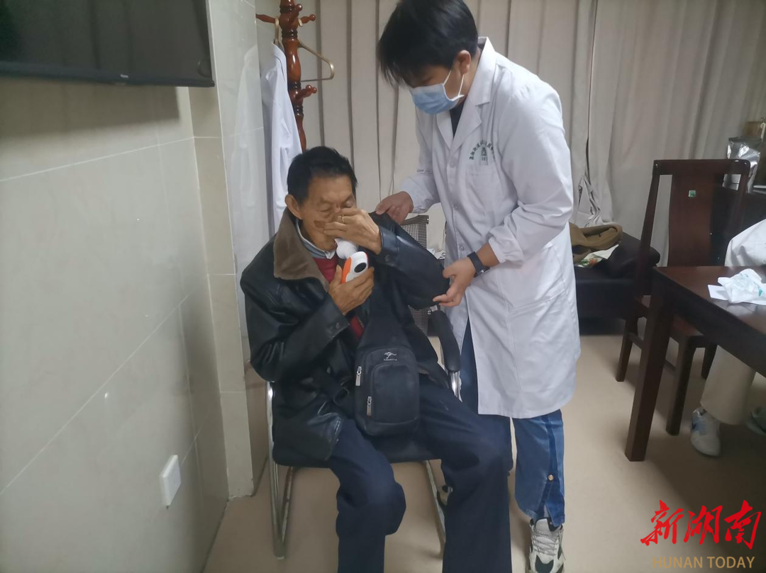 蒸湘街道社区卫生服务中心联合南华附二开展“慢阻肺防治能力提升专项行动”