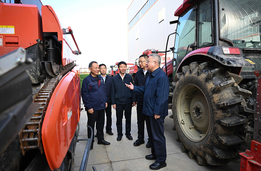沈晓明调研岳阳市经济社会发展情况
