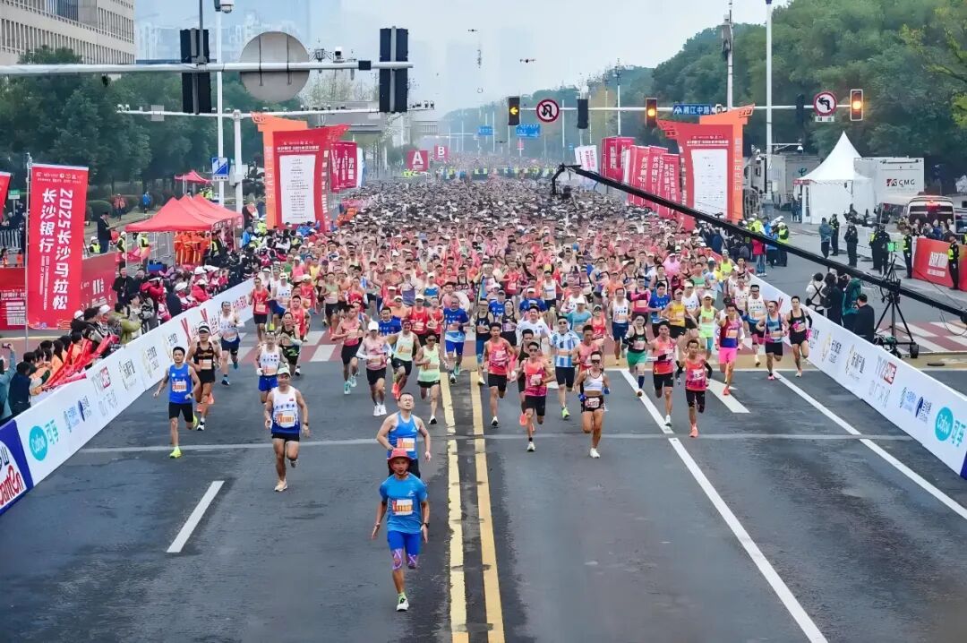 辛小湘丨中年人的马拉松热，健康比PB更重要