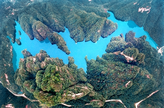 “秀水八百”再领跑！张家界武陵源地表水质再登全省榜首