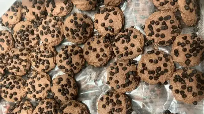 吃完就去厕所、床底下藏食物……戒掉暴食催吐需要几步