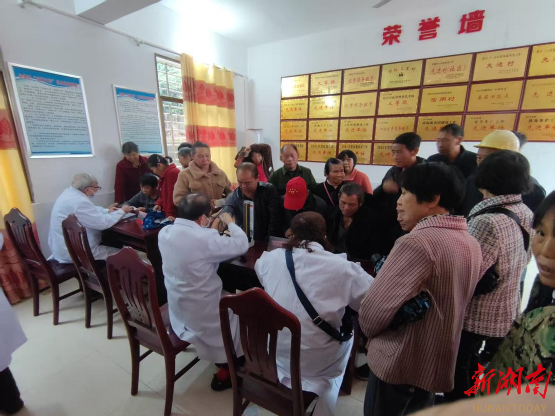 南华大学银辉教师发挥余热共促乡村振兴