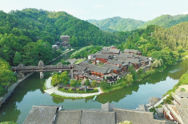 【村里有個(gè)館】皇都，侗錦博物館站C位