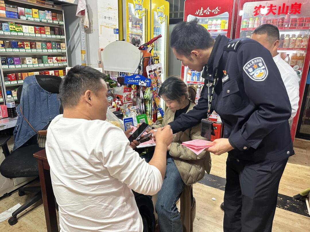 弘高社区：敲门入户筑防线，反诈宣传送到家