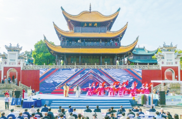 岳陽樓日，叩問千年的憂樂回響——文旅深度融合視野下的“岳陽樓日”觀察