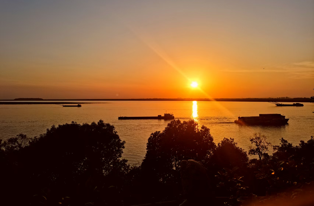 楼观岳阳尽，川迥洞庭开——诗仙李白六到岳阳历史追踪