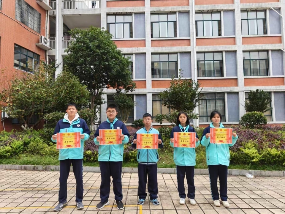 花垣县民族中学开展系列阅读活动