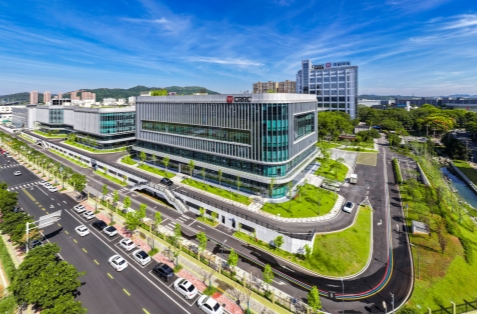 湖南日报深读 | 并肩勇攀新高地