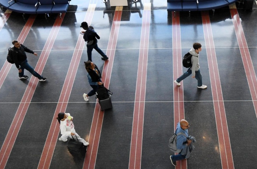 新德里机场因技术故障出现大面积航班延误