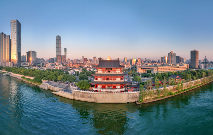 “湘超”最美CP：长沙VS岳阳