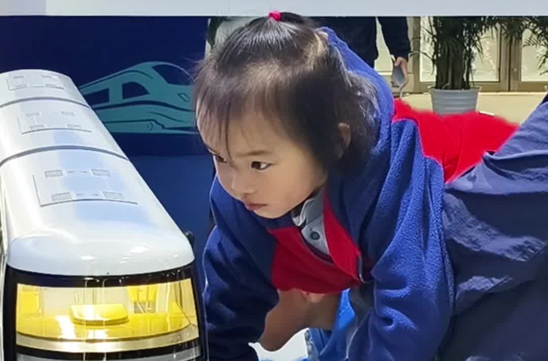 视频｜轨博会上小朋友们的“硬核玩具”