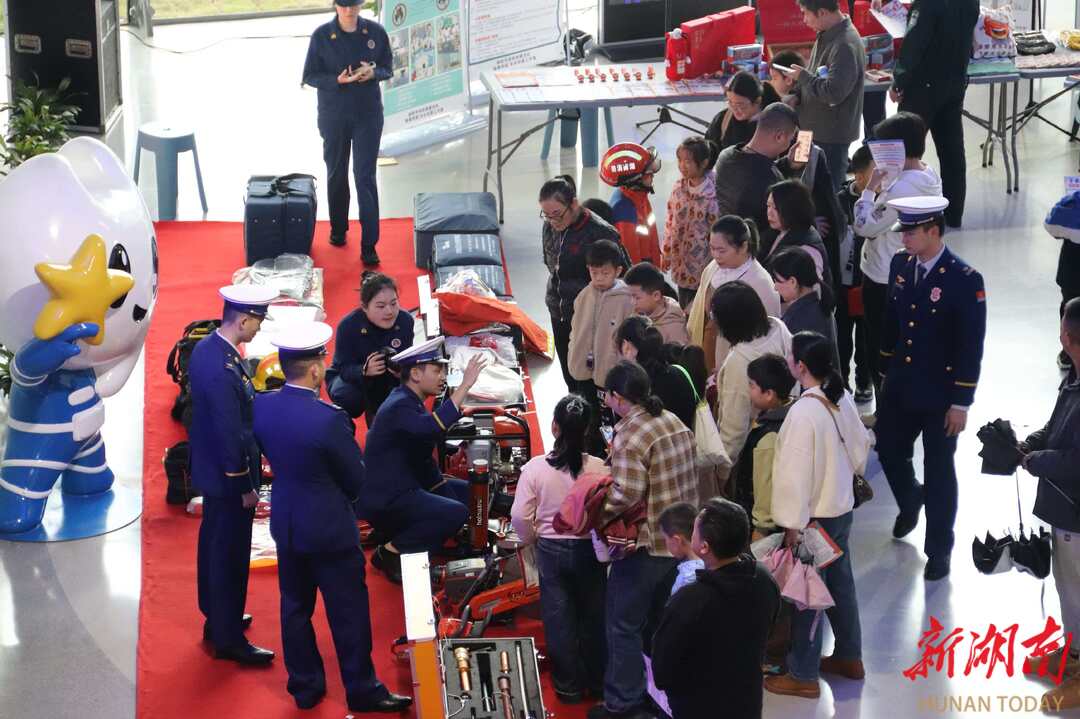 做中学、玩中悟！益阳市科技馆开展“全国消防日”主题科普活动