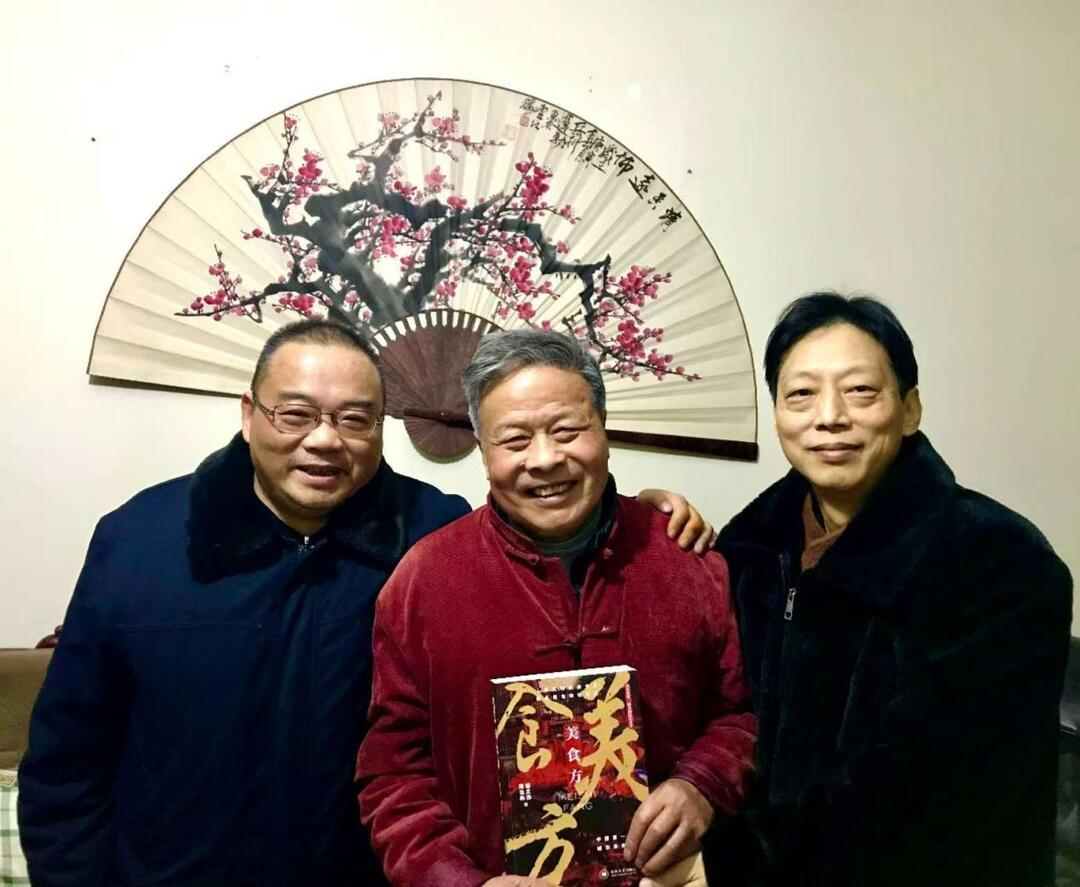 澧水文脉的守夜人与叙事者——王荫槐散文写作特质探析