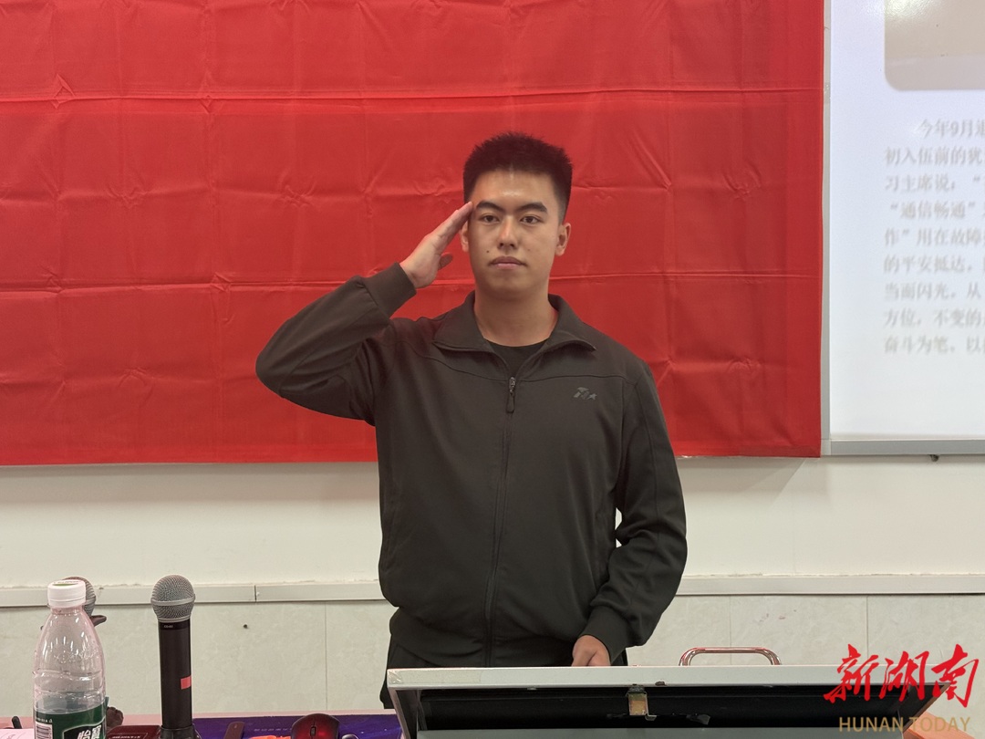 “携笔从戎正当时,热血青春献国防”  湖南高铁职院：军营故事分享会，点燃学子从军梦
