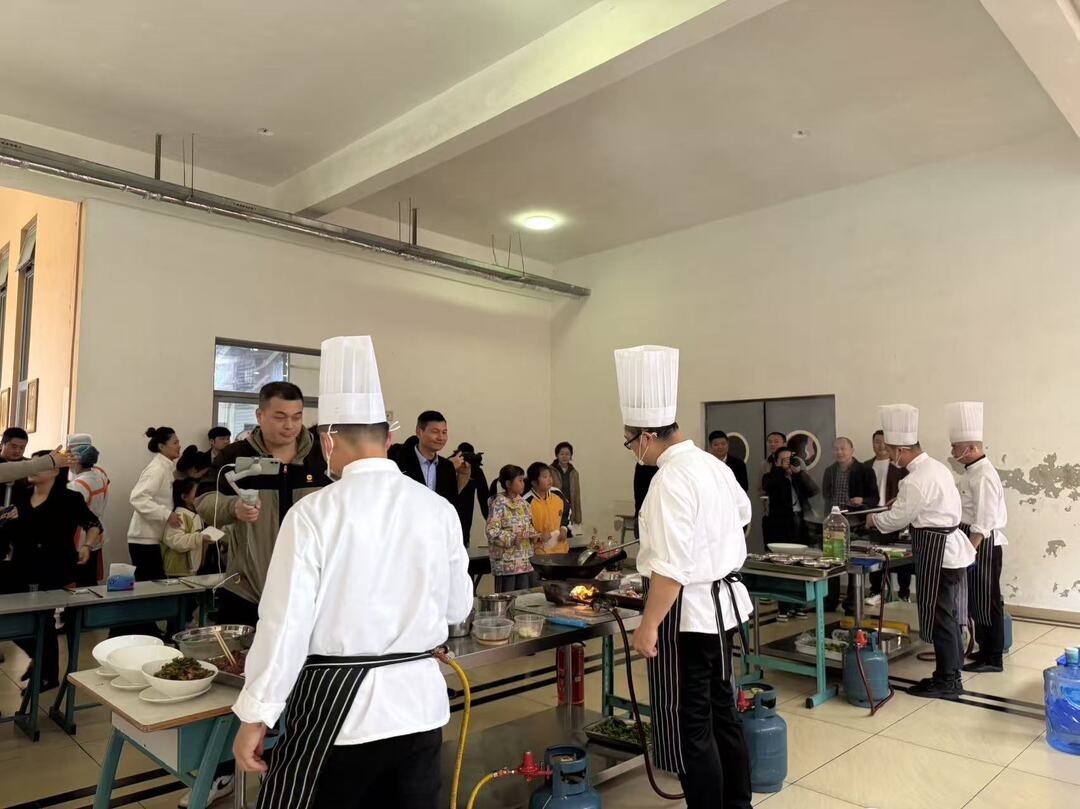 “烹燃”心动 厨艺大赛传递社区温情