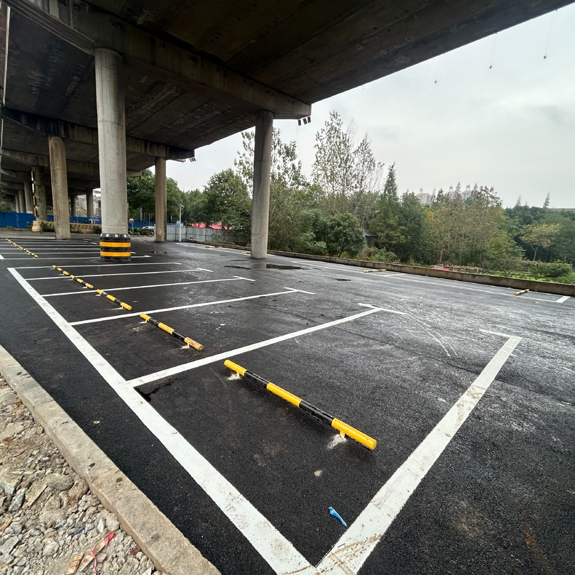 章华镇北街社区：闲置桥下空间“微改造”，巧治停车安全“老大难”