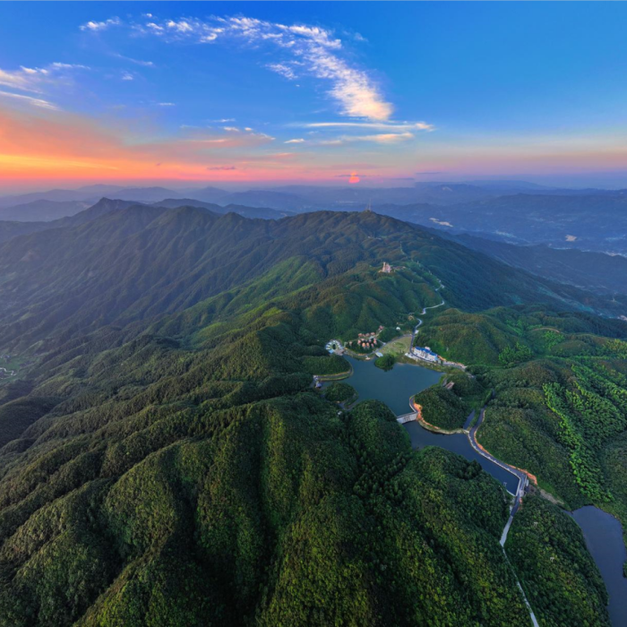 雪峰山入选“世界旅游名山”