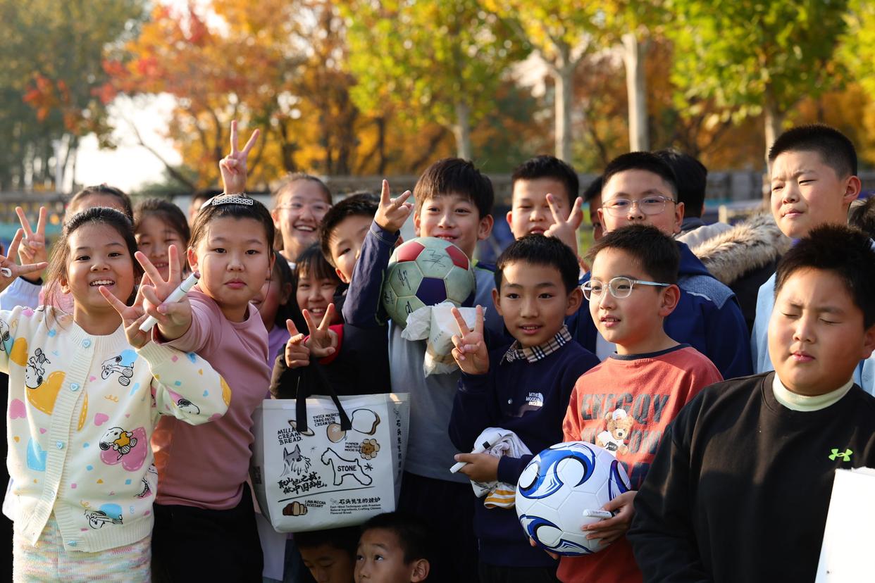 北京中小学刮起“足球旋风”！特色“班超”花式开赛