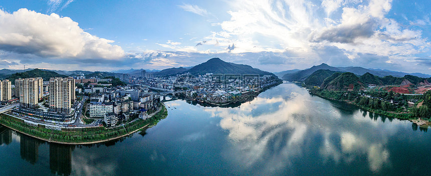 好评中国丨县域文旅的长效之道：从“流量狂欢”到“留量共生”