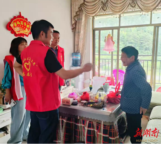 新化县田坪镇：党建+“易点亮”志愿服务，照亮搬迁社区共治新征程