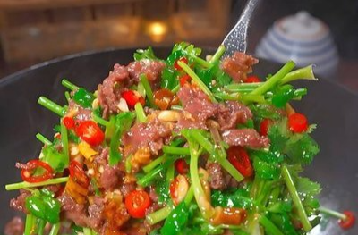 大厨请就位|18秒神速出菜！范智伟大师教你做“小炒黄牛肉”