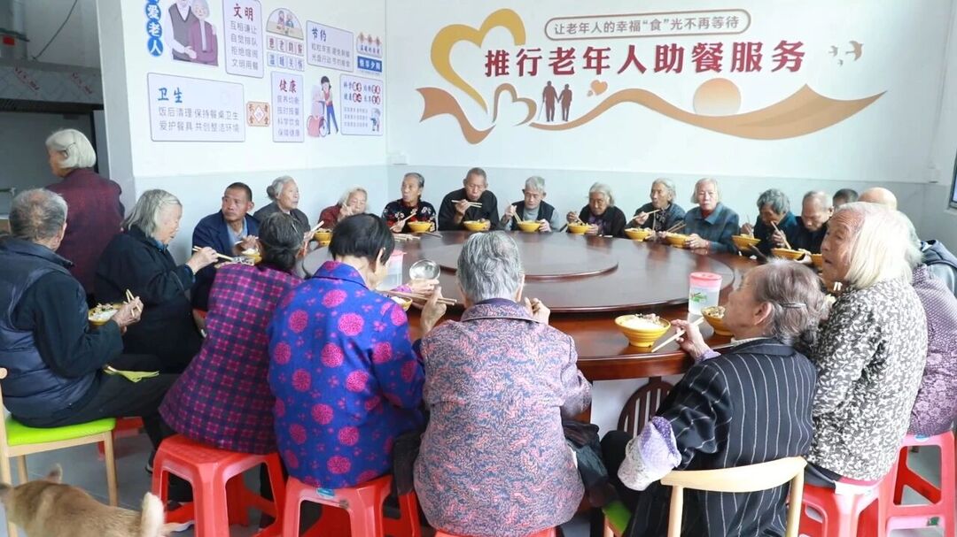 嘉禾县广发镇西溪村：暖胃更暖心 “小食堂” 办实 “大民生”