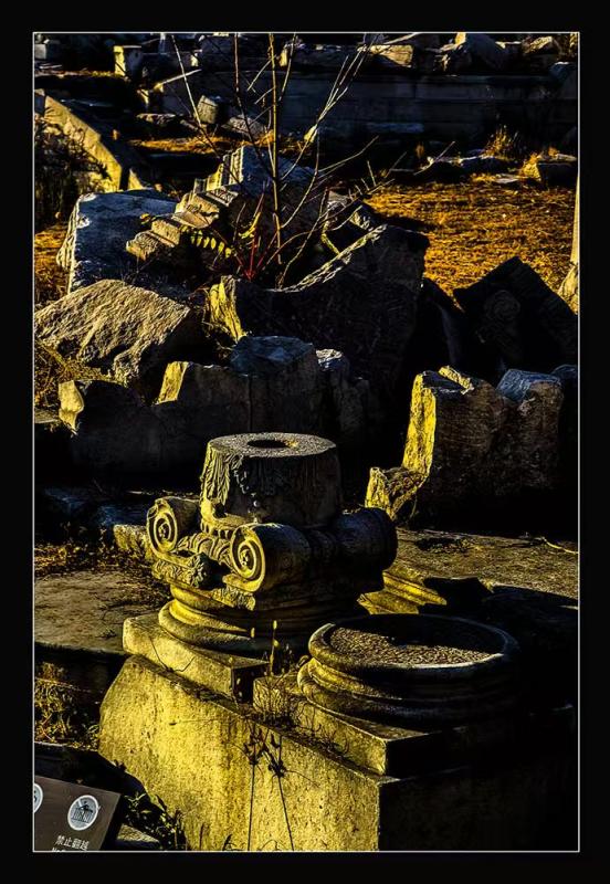 圆明园遗址，光影镂刻史诗