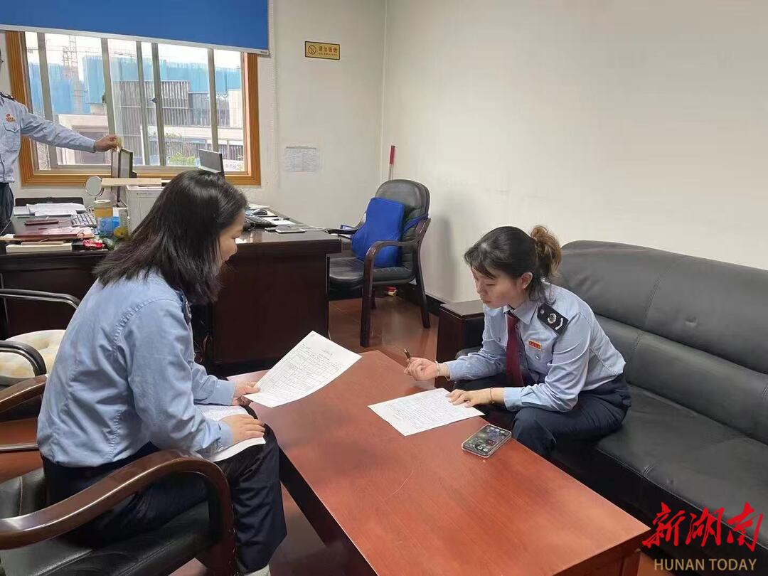 在风雨中起舞的“95后”税务青年