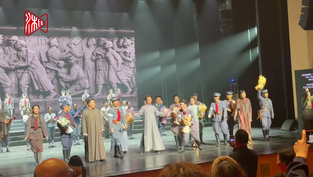 石倚洁领衔《八一起义》，枪声在歌剧里穿透人心