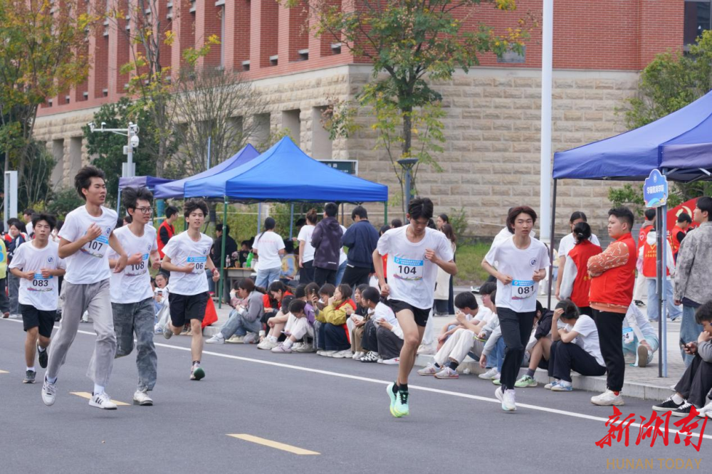 永州师范高等专科学校首届校园微型马拉松举行