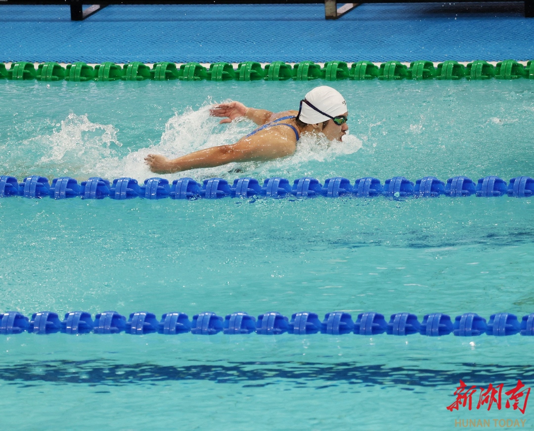 湘潭游泳小將顏子珊闖入女子200米蝶泳半決賽