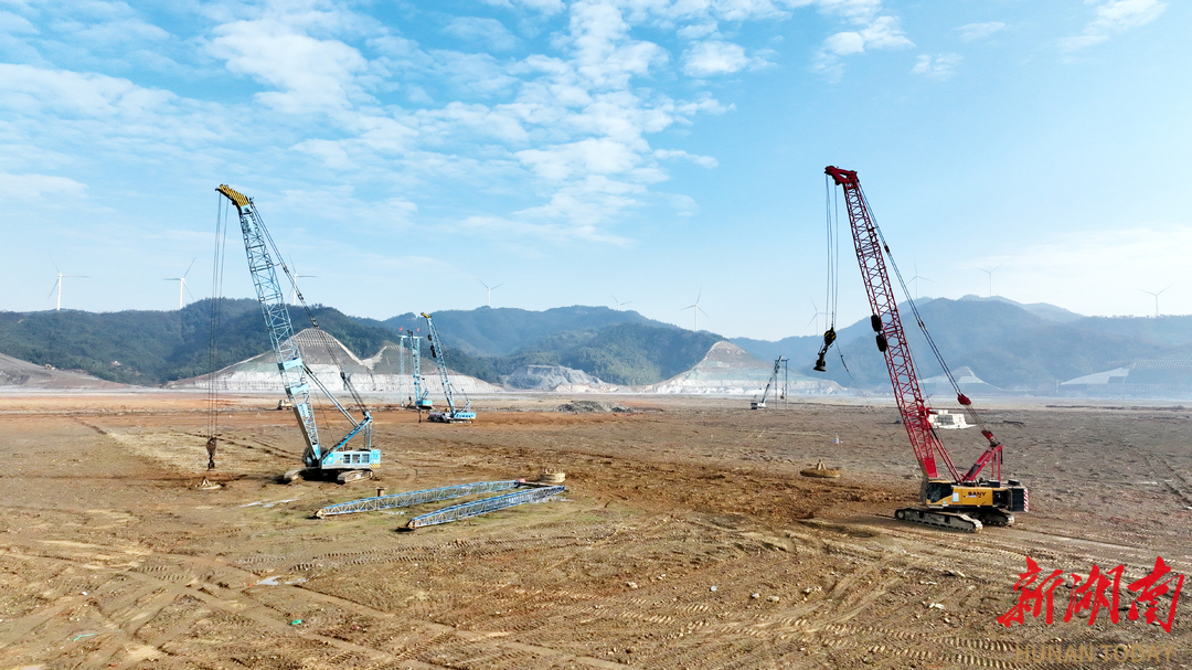 湖南石化乙烯炼化一体化项目强夯施工有序推进