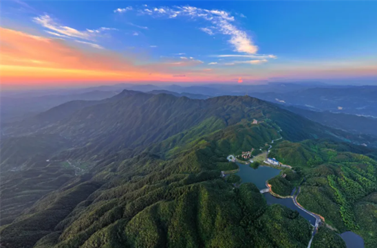 Xuefeng Mountain Included in Second Batch of World Famous Tourism Mountains