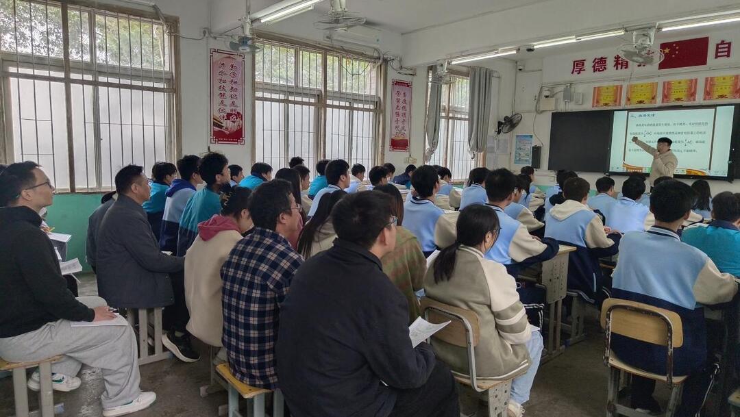 敞开课堂之门，聆听成长之声——永州工贸学校听课活动助推教学质量新提升