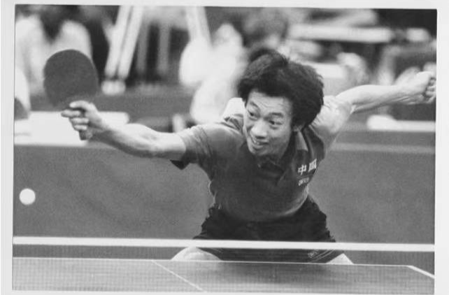 乒乓球前世界冠军滕义受贿逾亿元获刑十四年：利用人脉关系谋不当利益