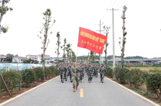 娄星区开展党政领导“军事周”活动