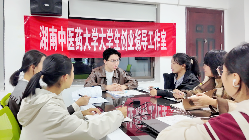 一场青春与国粹的双向奔赴：“脉集”团队解码中医传承时代潮