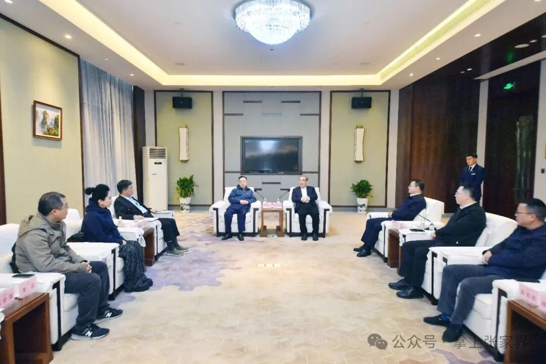 刘革安会见侨鑫集团董事长、世界领袖联盟亚太区主席周泽荣一行