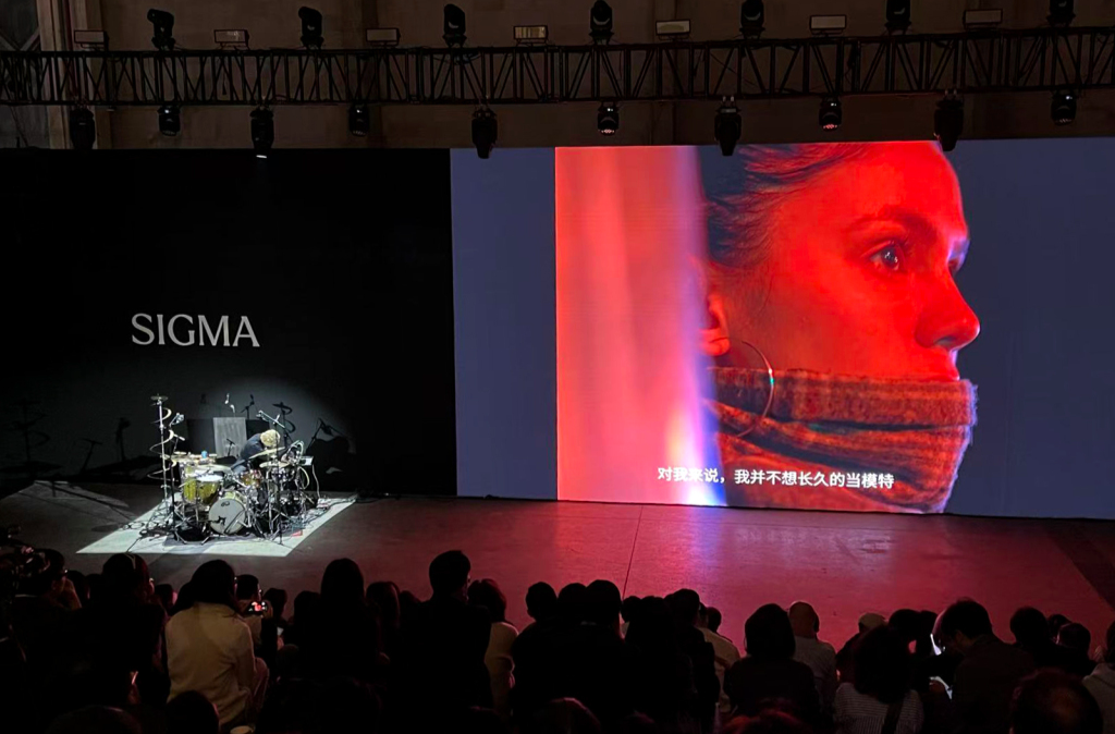 2025西岸艺博会在沪开幕，当代艺术市场上摄影作品不多